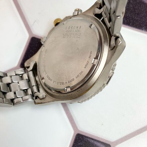 Vintage Pulsar by Seiko Two-Tone Three-Eye Men’s Unisex Chronograph Watch - Picture 11 of 17